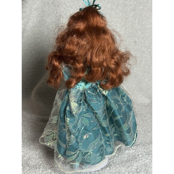 1994 Barbie EMERALD ELEGANCE Doll Special Edition 12323 - Picture 5 of 6